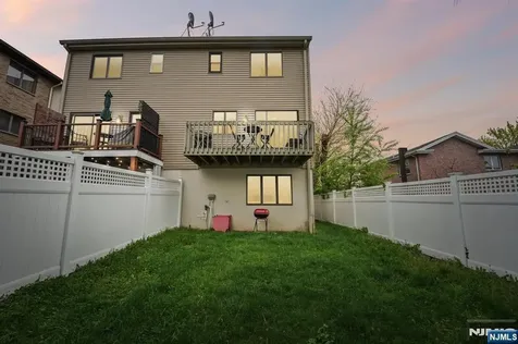 2451 Leighton Fort Lee NJ 07024