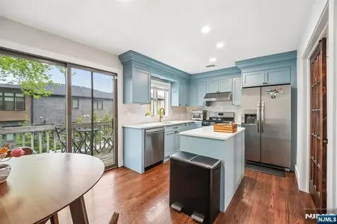 2451 Leighton Fort Lee NJ 07024