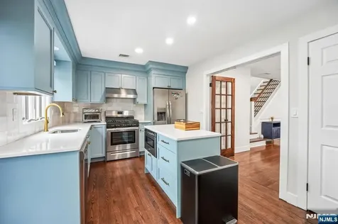 2451 Leighton Fort Lee NJ 07024