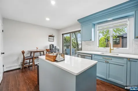 2451 Leighton Fort Lee NJ 07024