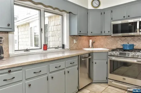 247 Grove Street Lodi NJ 07644