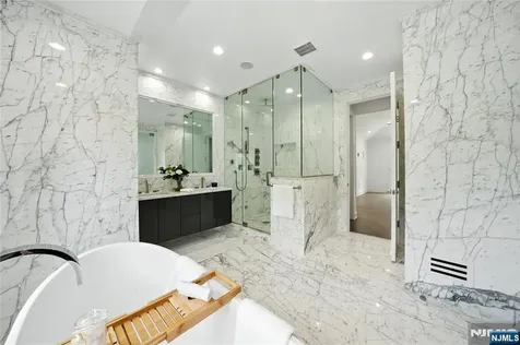 44 Floral Terrace Tenafly NJ 07670
