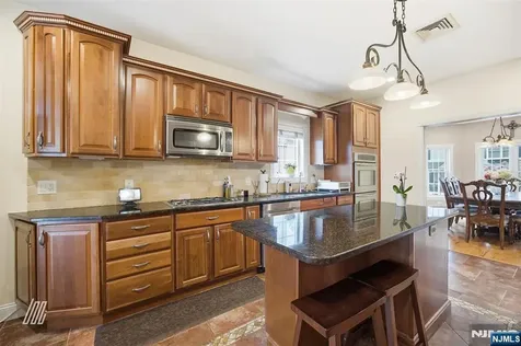 91 Forest Street Closter NJ 07624