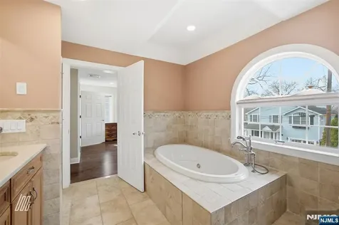 91 Forest Street Closter NJ 07624