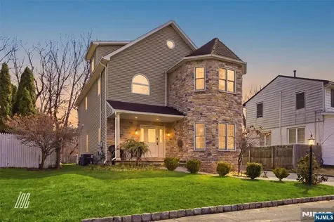 91 Forest Street Closter NJ 07624