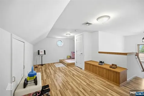 91 Forest Street Closter NJ 07624