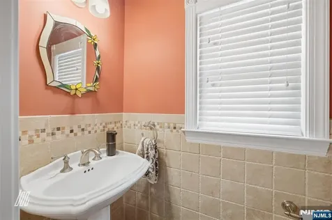 91 Forest Street Closter NJ 07624