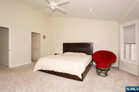469 Hartford Drive Nutley NJ 07110