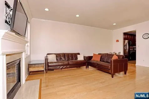 469 Hartford Drive Nutley NJ 07110
