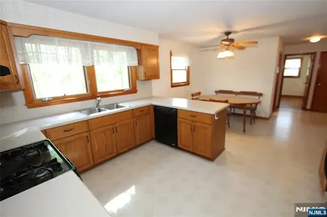 71 Dawn Avenue North Haledon NJ 07508