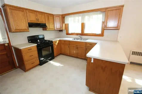 71 Dawn Avenue North Haledon NJ 07508