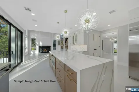 308 Haywood Drive Paramus NJ 07652