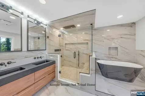308 Haywood Drive Paramus NJ 07652
