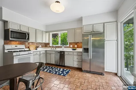 379 Highland Avenue Montclair NJ 07043
