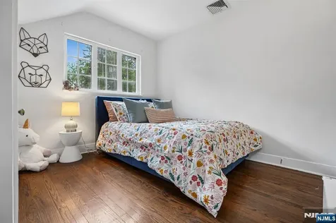 379 Highland Avenue Montclair NJ 07043