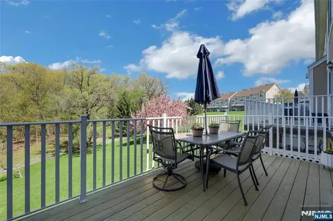 80 Magnolia Way North Haledon NJ 07508