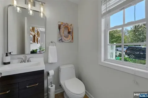 80 Magnolia Way North Haledon NJ 07508