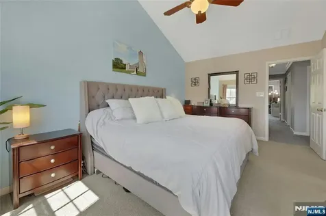 80 Magnolia Way North Haledon NJ 07508
