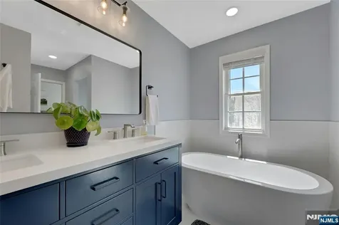 80 Magnolia Way North Haledon NJ 07508
