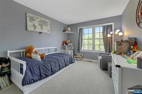 80 Magnolia Way North Haledon NJ 07508