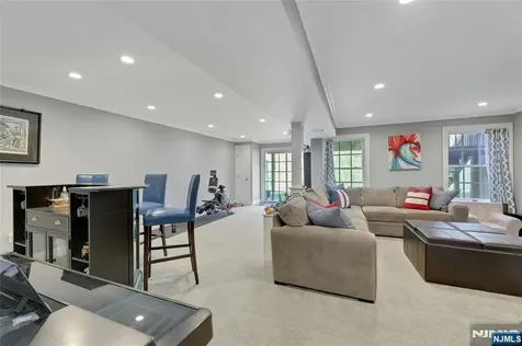 80 Magnolia Way North Haledon NJ 07508