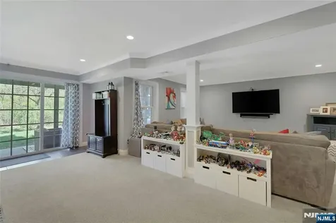 80 Magnolia Way North Haledon NJ 07508