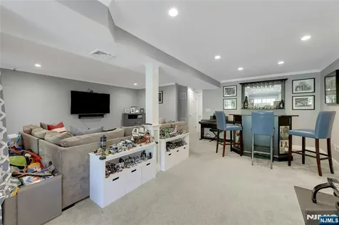 80 Magnolia Way North Haledon NJ 07508