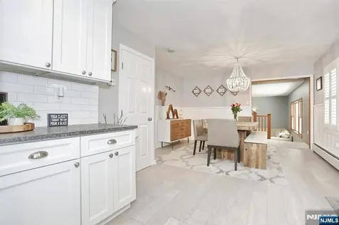 10 Hillside Road Ringwood NJ 07456