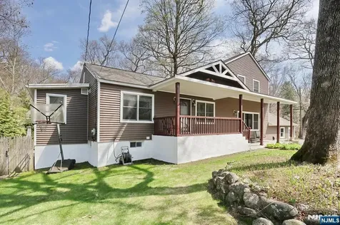 10 Hillside Road Ringwood NJ 07456