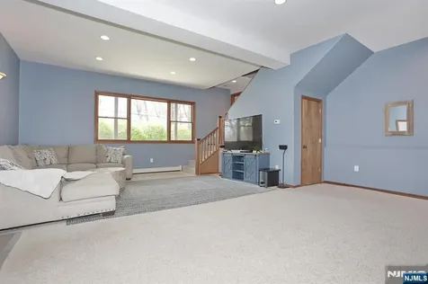10 Hillside Road Ringwood NJ 07456
