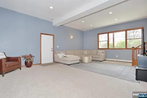 10 Hillside Road Ringwood NJ 07456