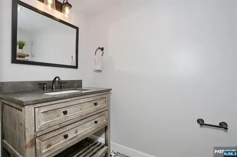 10 Hillside Road Ringwood NJ 07456