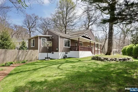 10 Hillside Road Ringwood NJ 07456