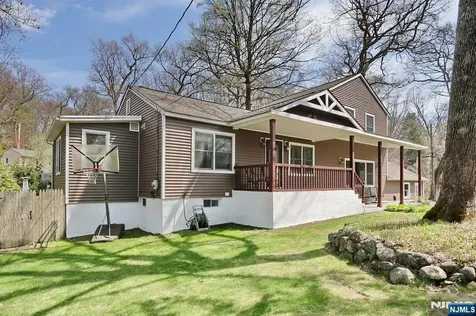 10 Hillside Road Ringwood NJ 07456