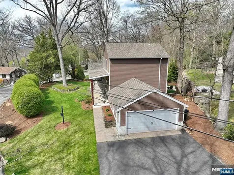 10 Hillside Road Ringwood NJ 07456