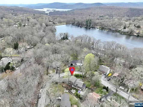 10 Hillside Road Ringwood NJ 07456