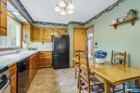 187 Henry Place Wyckoff NJ 07481