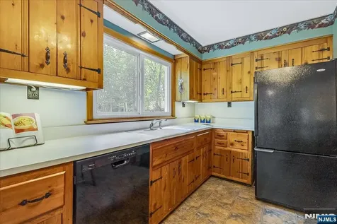 187 Henry Place Wyckoff NJ 07481