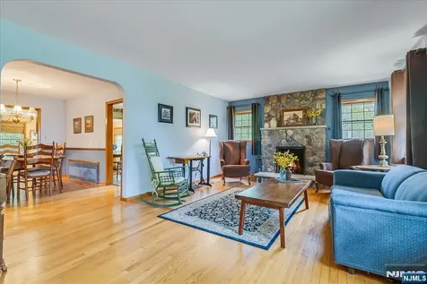 187 Henry Place Wyckoff NJ 07481
