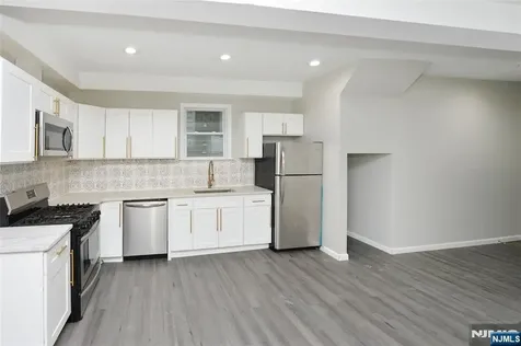 23 Bayview Avenue Jersey City NJ 07305