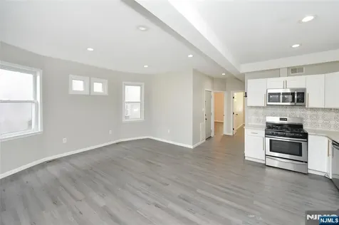 23 Bayview Avenue Jersey City NJ 07305