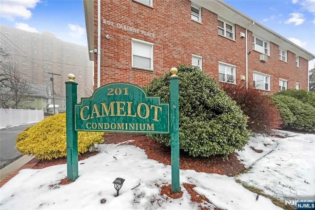 201 Oakdene Place Cliffside Park NJ 07010