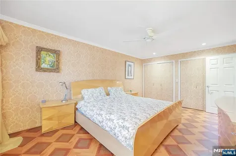 201 Oakdene Place Cliffside Park NJ 07010