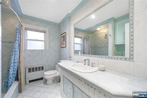 201 Oakdene Place Cliffside Park NJ 07010