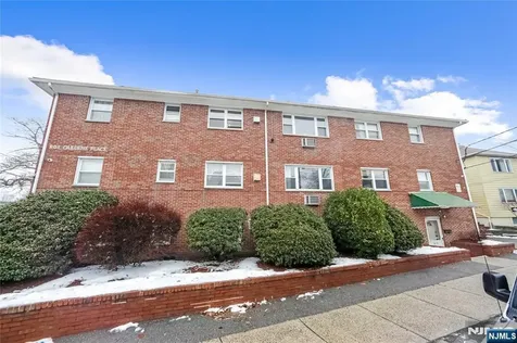 201 Oakdene Place Cliffside Park NJ 07010
