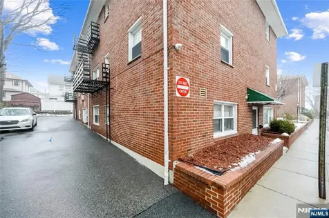 201 Oakdene Place Cliffside Park NJ 07010