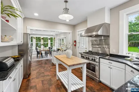 378 Park Street Montclair NJ 07043