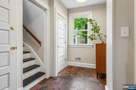 378 Park Street Montclair NJ 07043