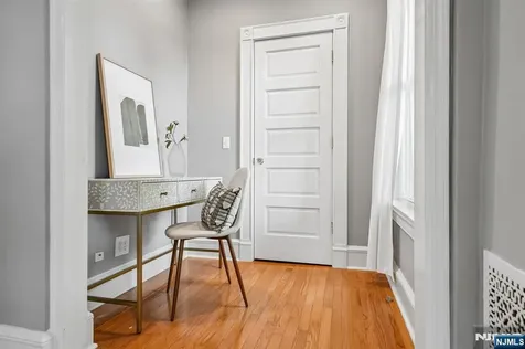 378 Park Street Montclair NJ 07043