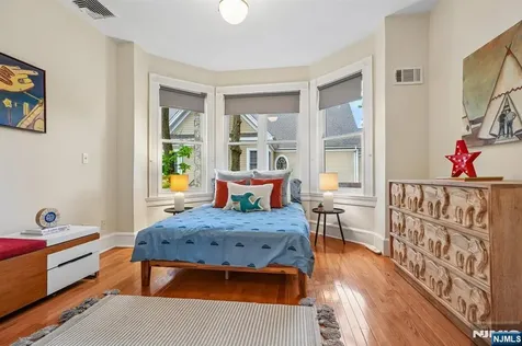 378 Park Street Montclair NJ 07043